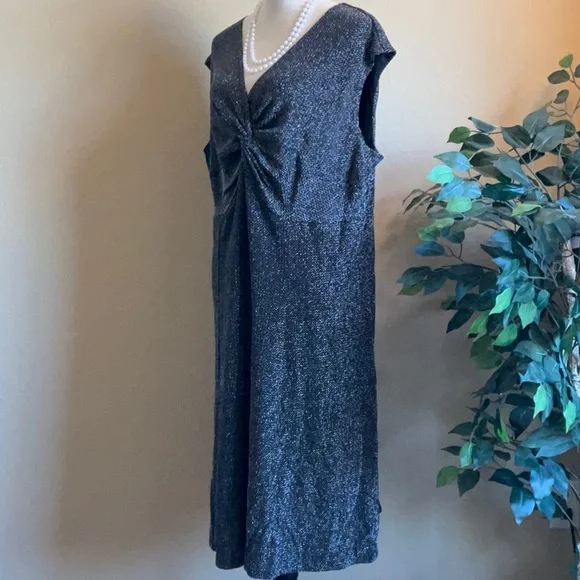 Tiana B - Black Metallic Glitter V-neck Sleeveless Dress, 22W - Picture 4 of 10